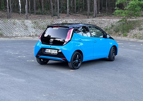 Toyota Aygo cena 36900 przebieg: 52000, rok produkcji 2015 z Warszawa małe 562